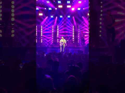 Make sure to treat your pretty lady this Valentine's Day! 🌹💌