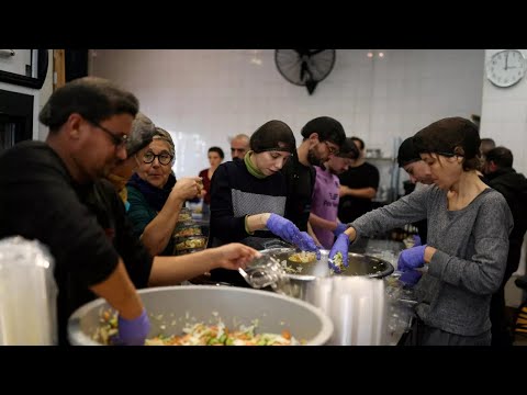 Solidarity with displaced people in Beirut • RFI English