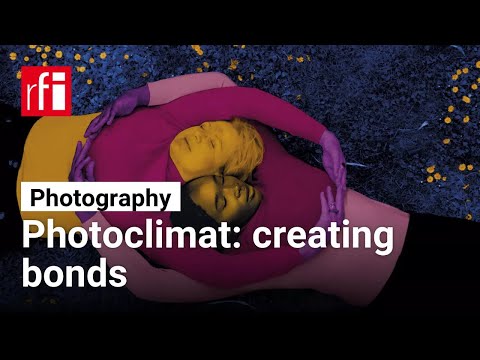 Dutch photographer zooms in on joy of human connections • RFI English