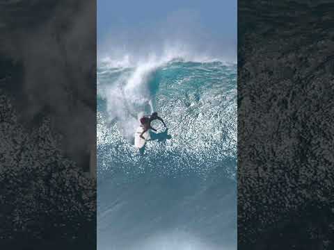 Shayden Pacarro Gets an Amazing Barrel at Pipeline #banzaipipeline2025