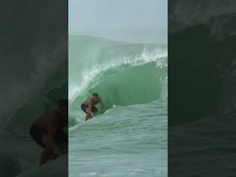 Benji Brand's double barrel at Ala Moana Bowls (Aug 9, 2025) #hawaii #surf #surfing