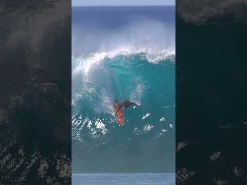 Eli Olson's barrel at Pipeline #banzaipipeline2025  #hawaii