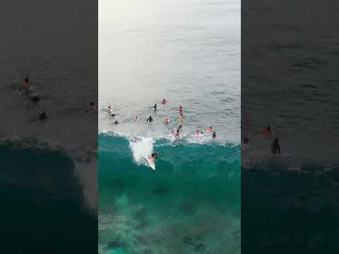 Chesney Guinotte's Barrel at Pipeline #surfergirl #hawaii #pipeline