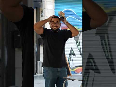 Tipping waiters €100 ❤️