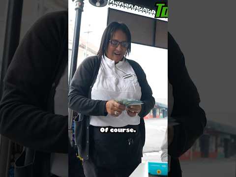 Tipping a waitress in South Africa 🤍