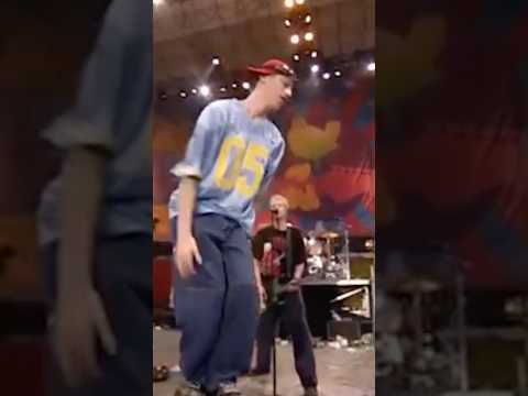 26 years later and he's still got the moves! #woodstock #theforum #theoffspring