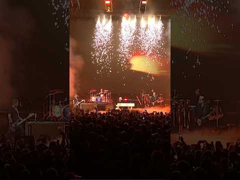 "Gone Away" live in Melbourne  🇦🇺 ⚡