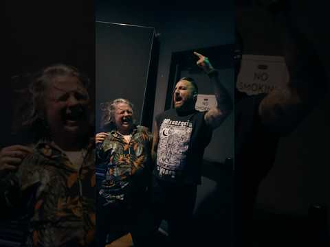 Nothing’s gonna stop us now… from getting loose and limber before the show! #Bayside25