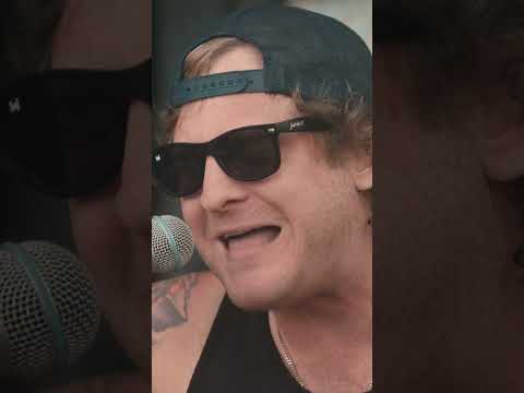 Buskin' with Bumpin' on a downtown Saint Pete Street
