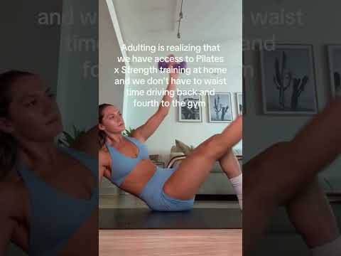 Workout at home or at gym in bio🤩🤩Snatched by Halloween! #GirlsWhoLift #TonedAndStrong #backworkout