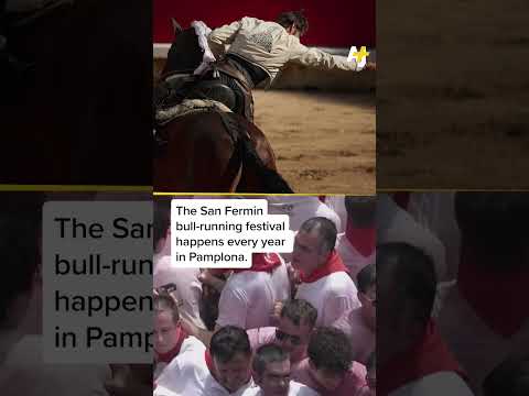 Crowds cheer in solidarity with Palestine at San Fermin festival