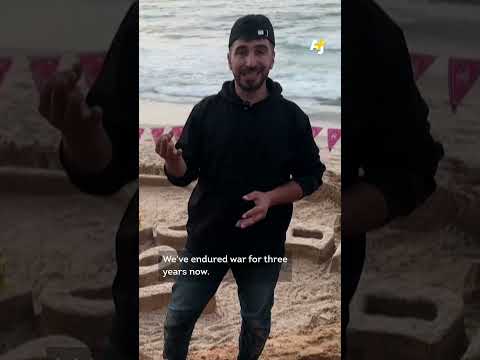Gaza Artist Creates Ramadan Sand Art