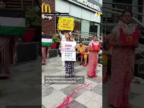 Activists in India protest McDonald’s in defense of Palestinians in #Gaza