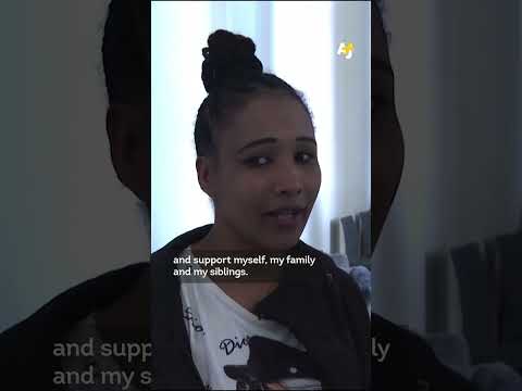 Migrant Workers in Lebanon Give Food to the Displaced