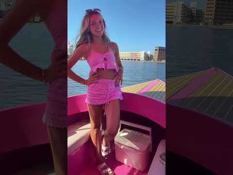 Pink boat vibes 💕🌴🎉 #fyp #viral #momanddaughter #ootd #grwm #preppy #mom #daughter #teen