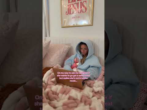 We both be like this sometimes 😂😂🫶🏼💕 #fyp #viral #momanddaughter #grwm #ootd #hair