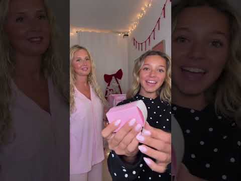 Day 4!!! 21 days until Christmas 💕🎄🫶🏼✨ #fyp #viral #momanddaughter #trending #grwm #ootd