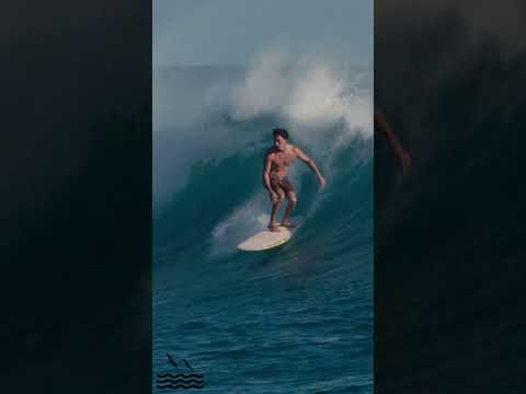 Noa Mizuno drops into a set wave with steeze