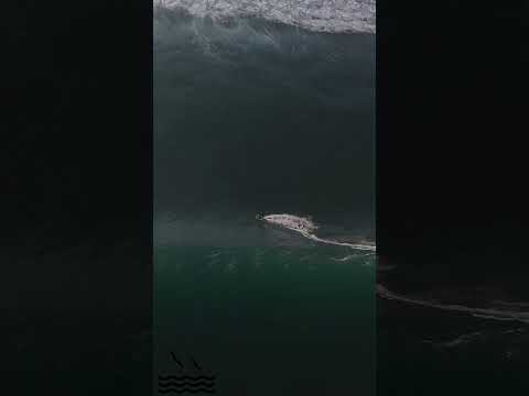 TOW SURF THE OUTER REEFS OF OAH'U