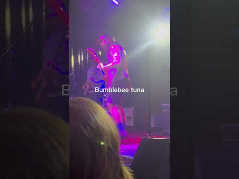 Can’t believe they give us money to do this😂🐝🍣#daleandthezdubs  #music #helpmemakethismakesense