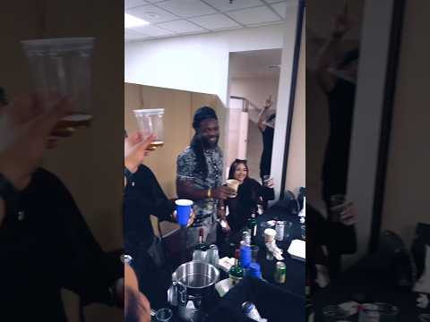 Cheers to the weekend! 🥂🍻