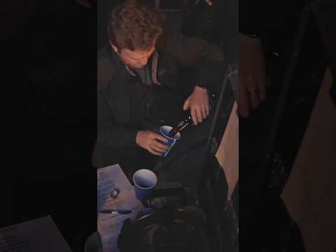 Big up to the team for always taking care of the band on stage.. Gotta make sure theyre hydrated! 🤣