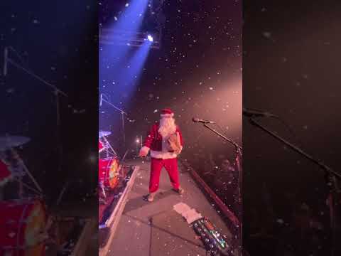 Light Up Them Trees 🎄 It's Christmas 🎅🏻