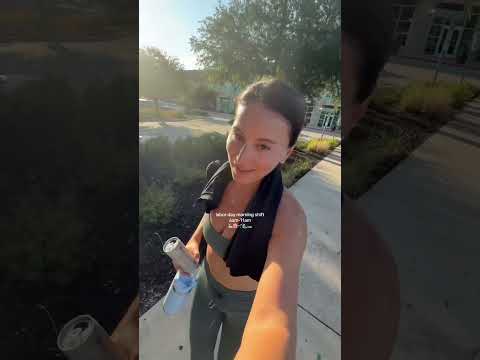 A little work and a little play 🕺🏽 #morningroutine #gymvlog #fitnessgirlsmotivation