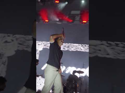 u clean up nice// 👔👞 @KennyHoopla