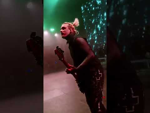 @MotionlessInWhiteband an absolute masterpiece tonight 🖌️