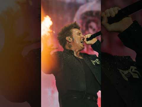 yeah 😤 @paparoach