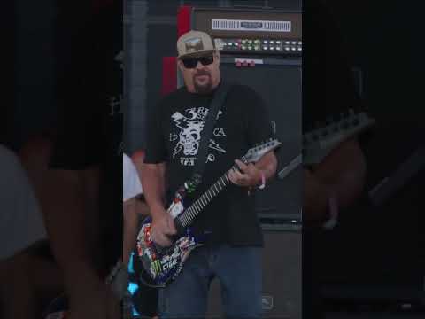 nothin’ like running around with socal punk legends @PennywiseOfficial in the LBC 🏃‍♂️🌞