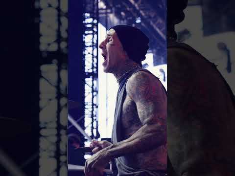 why'd you have to do us like that? 😫 @Theparadoxband @travisbarker