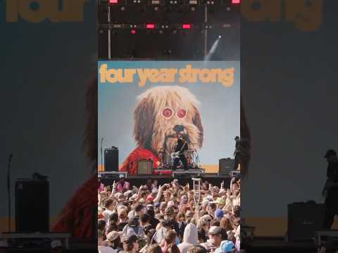 a tiny spark to set it off (being at warped lb) ⚡️🧨 @fouryearstrong