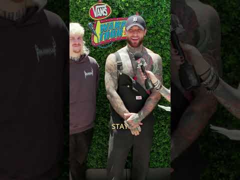 this or that? 🤔 the bands of warped LB share their tour life takes w/ the @hottopic pit reporter