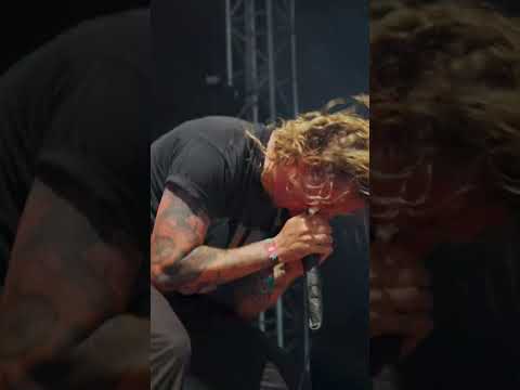 @underoath brought life to @vanswarpedtourlb 🤩…