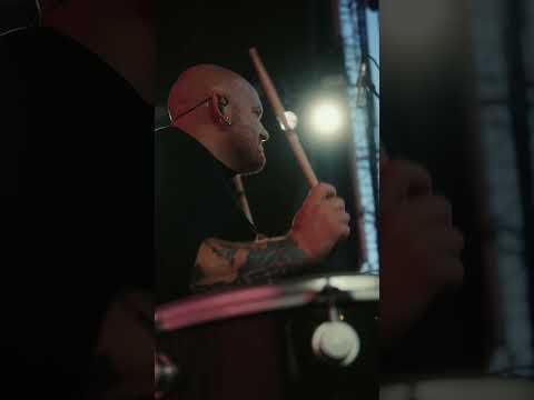 the loudest singalong of the day ? "Ohio Is For Lovers" 🖤 no contest  ⁨@HawthorneHeightsband⁩