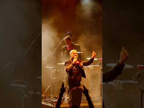 cultura to the pit and soul to the stage 🇲🇽🎺  @TheBronxMusic is unmistakably Chicano punk