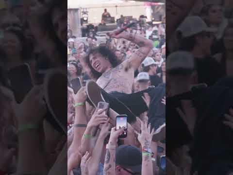 BEAUTY SCHOOL DROPOUT didn’t play a set… they threw a party 🥳