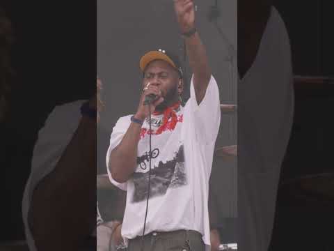 @OxymorronsTV got everybody throwin' their hands UP on day 2 🙌