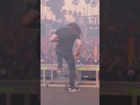 going hard in the pit and the paint 😤