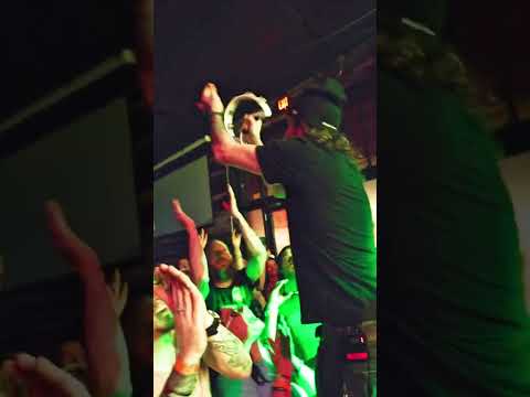 Give Smiles a tambourine and he becomes a hype conductor 💥 #themovement