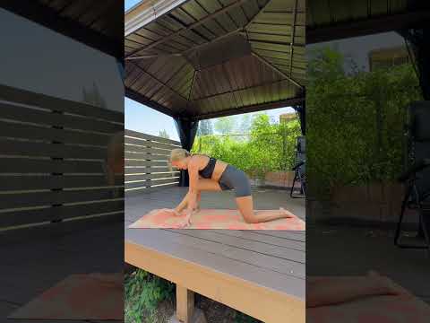 Operation get Kenzieannis flexible again 😂 #yogapose #loveisland #healthandwellness