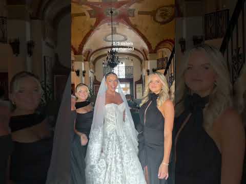 3/5 #twins #wedding #sisters
