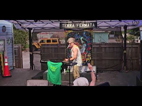 Ukulele Russ & His One Man Frontier Band @ Terra Fermata Tiki Bar 5/18/25 (Set 2)