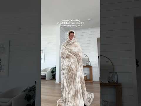first trimester outfit idea😂🤝 #pregnancyjourney #pregnancyoutfit