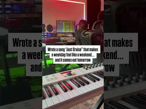 Love it when we’re just vibing then all of a sudden we write our favorite song yet 🏝️🏝️