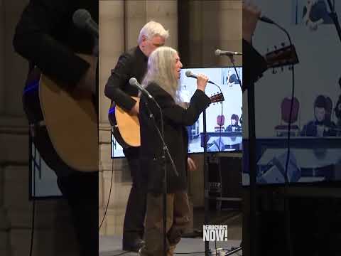 Patti Smith sings "Peaceable Kingdom" at Democracy Now!'s 30th anniversary